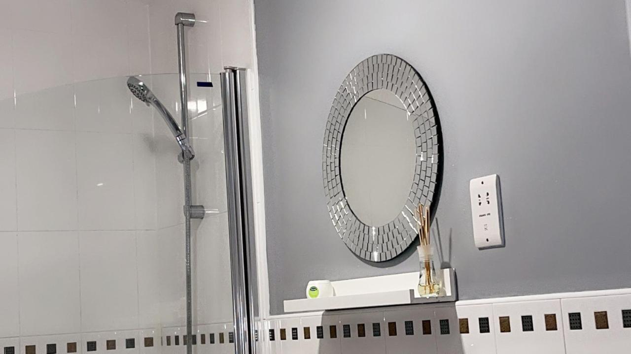 Luxury 1 Bed Apartment With Parking Manchester Exteriör bild